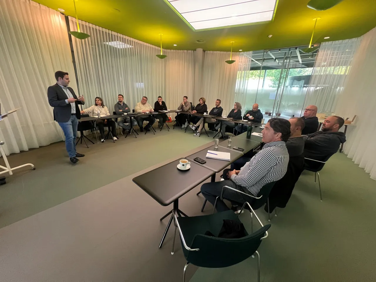 Interaktiv workshop där deltagare analyserar dokument