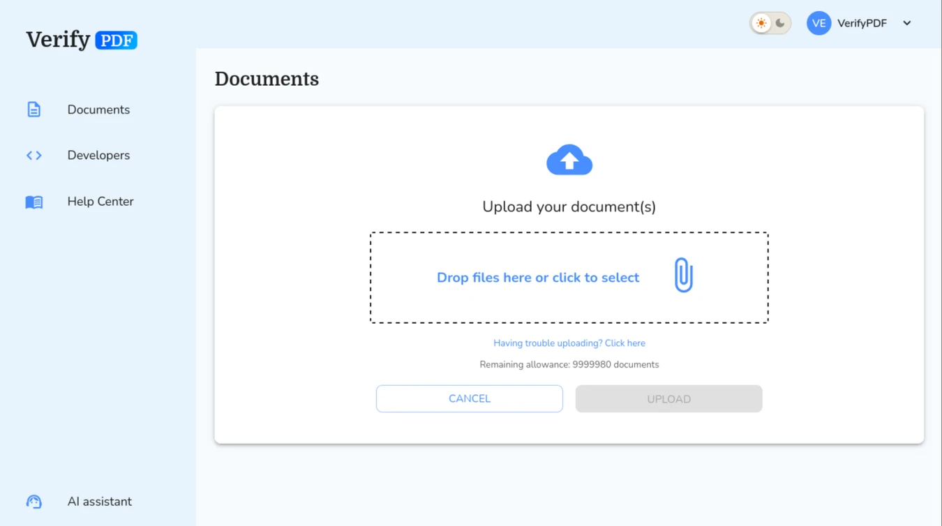 The upload panel takes up to 10 files at once, dragged on or picked by clicking. Each file is an original PDF up to 100 MB, or an identity-document image in JPG, PNG or HEIC/HEIF.